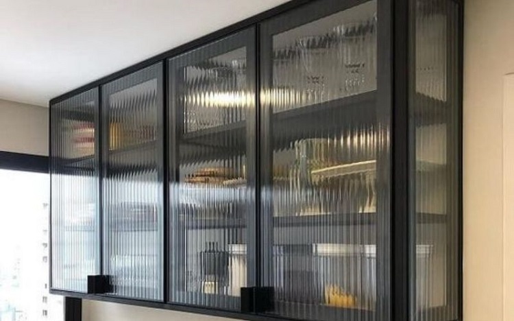 Contoh lemari aluminium untuk dapur, Sumber: artikel.rumah123.com