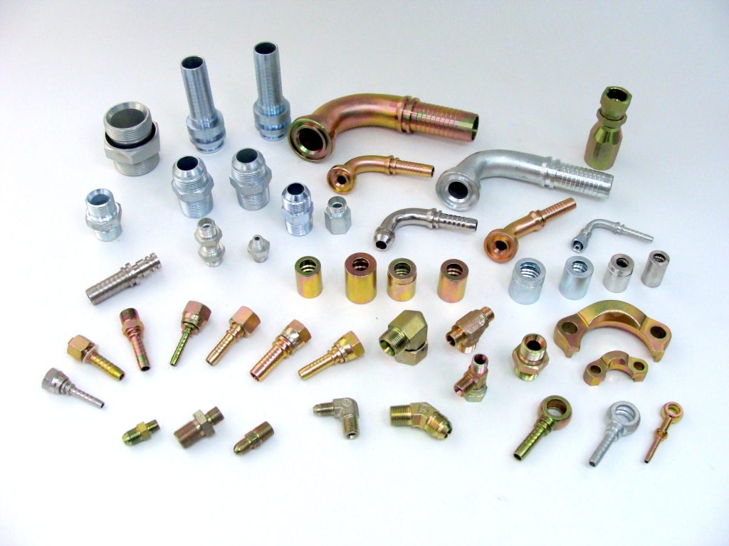 Beberapa jenis fitting dan konektor pada peralatan pengelasan dan sistem hidrolik. Sumber Montana