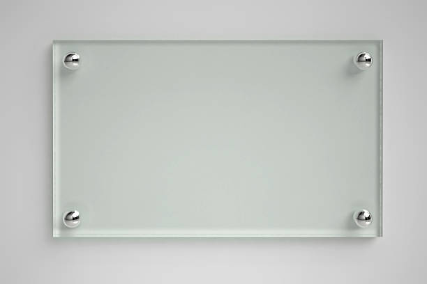 Papan nama akrilik. Sumber: istockphoto.com