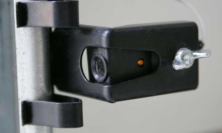 Sensor pintu garasi, Sumber: wina-ss.com