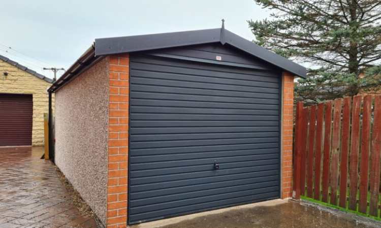 Industrial Concrete Garage, Sumber: dencroftgarages.co.uk