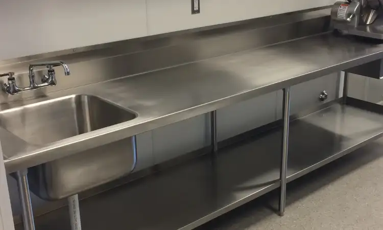 Wastafel dengan prep table, Sumber: asiequip.com