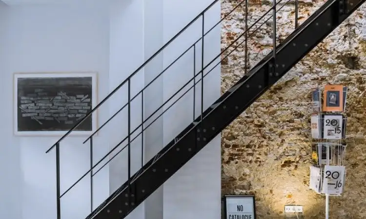 Railing besi minimalis, Sumber: pinterest.com