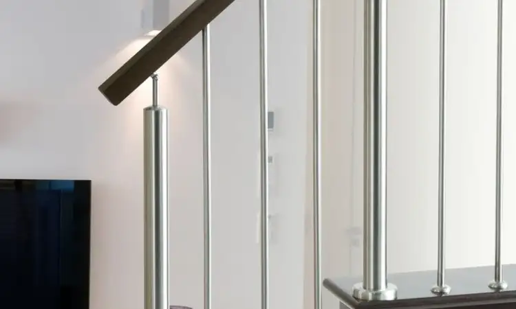Railing stainless steel, Sumber: pinterest.com