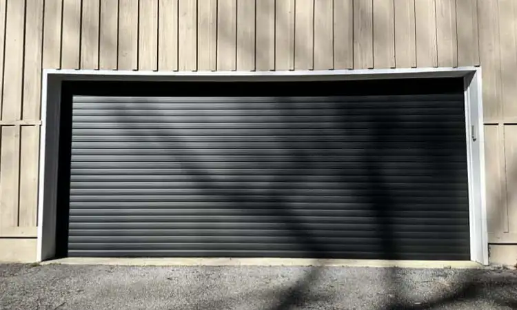 Garasi rolling door, Sumber: tmaxrollups.com