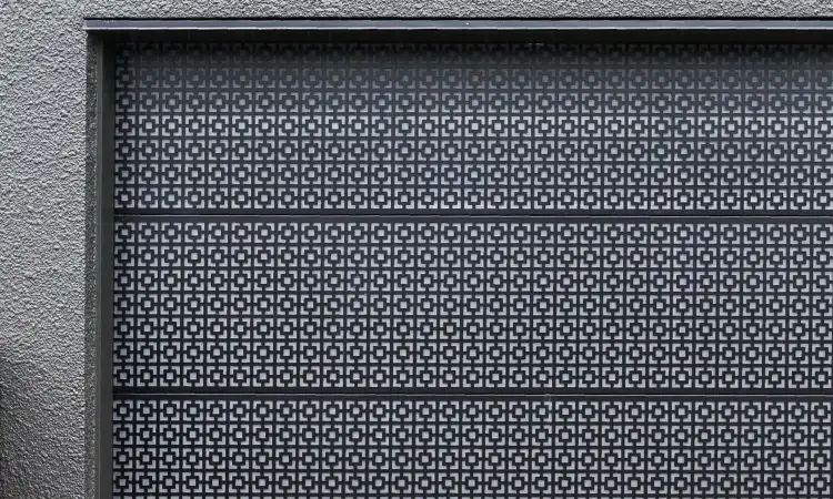 Pintu garasi laser cut, Sumber: archipro.co.nz