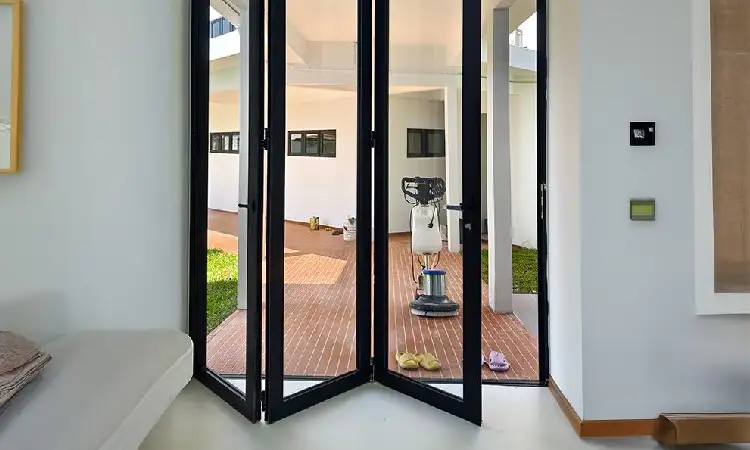 Pintu lipat kombinasi kaca, Sumber: npcdn.net