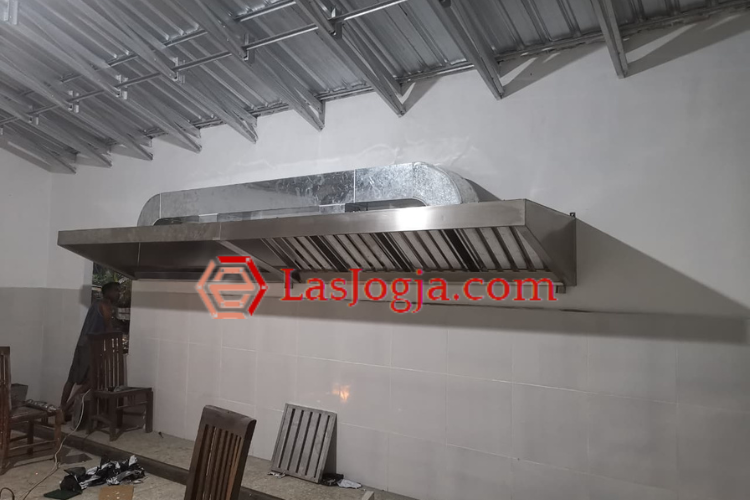 Kitchen hood stainless steel untuk dapur yang lebih profesional, Sumber: dokumentasi pribadi