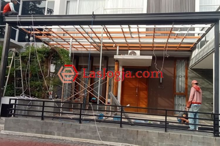 Proses pemasangan pergola, Sumber: doc pribadi