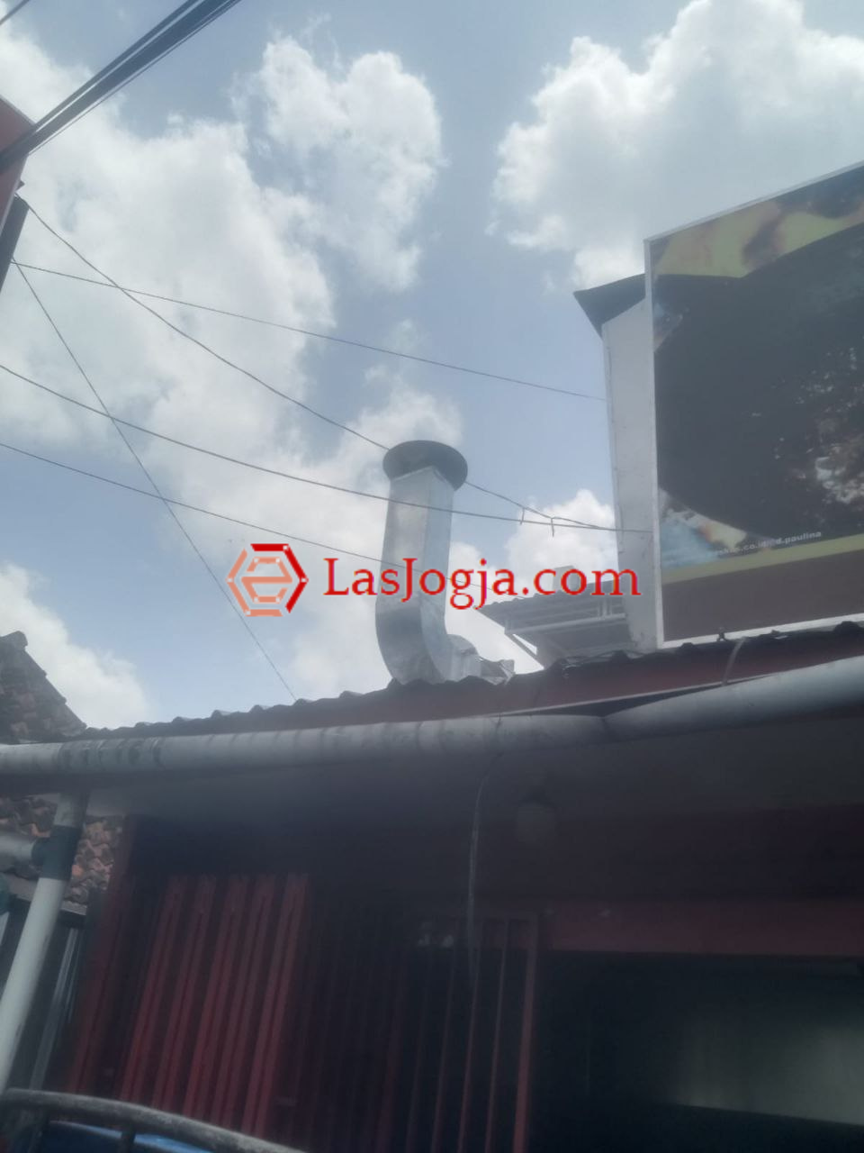 Cerobong asap diarahkan ke atas, Sumber: dokumentasi pribadi