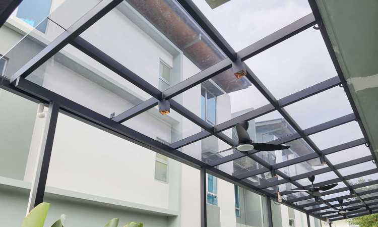 Kanopi kaca tempered, Sumber: metalworks.sg