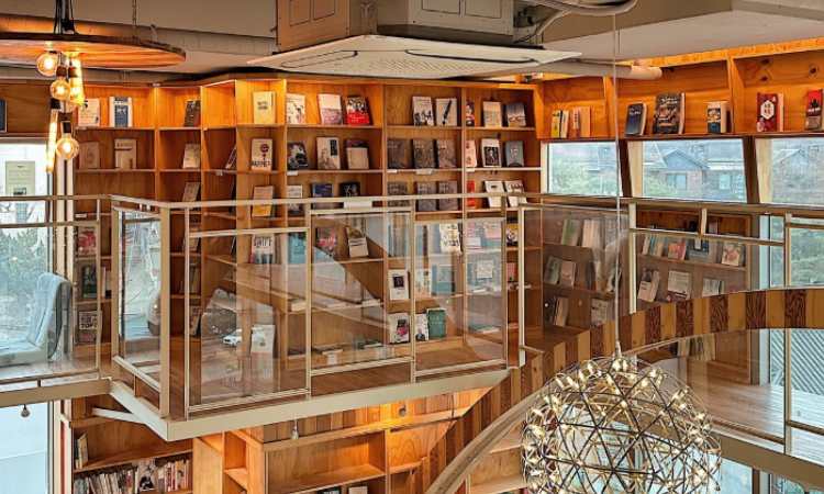 Mezzanine konsep perpustakaan, Sumber: instagram.com