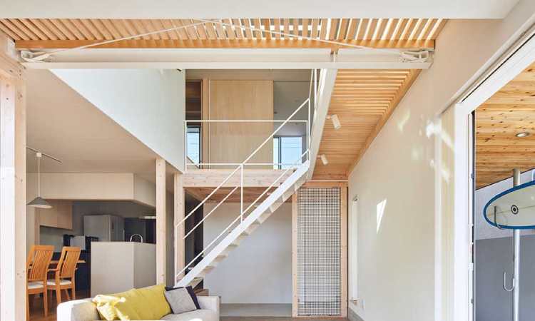 Mezzanine material kayu, Sumber: design-milk.com