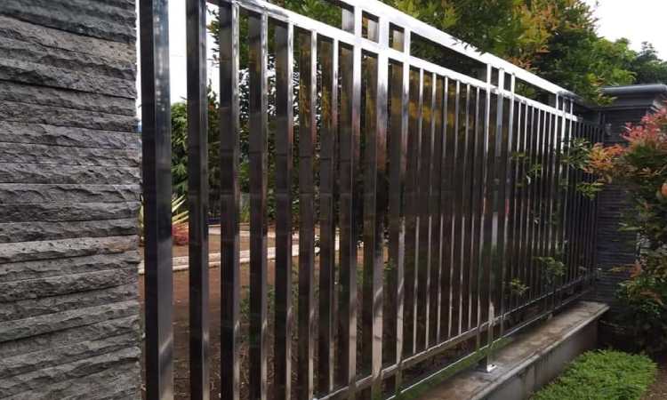 Pagar stainless, Sumber: rumah123.com