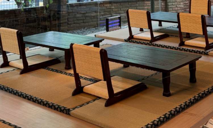 Konsep tempat duduk lesehan, Sumber: instagram.com