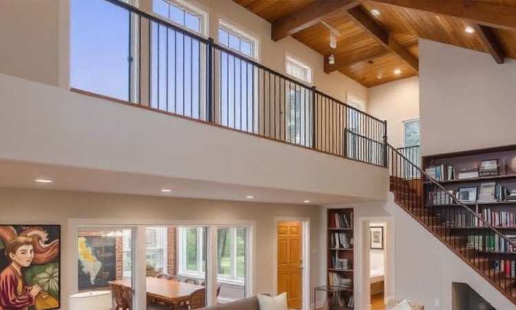 Memanfaatkan mezzanine koridor, Sumber: vistalandgroup.com