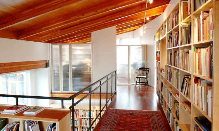 Mezzanine perpustakaan mini keluarga, Sumber: hzcdn.com